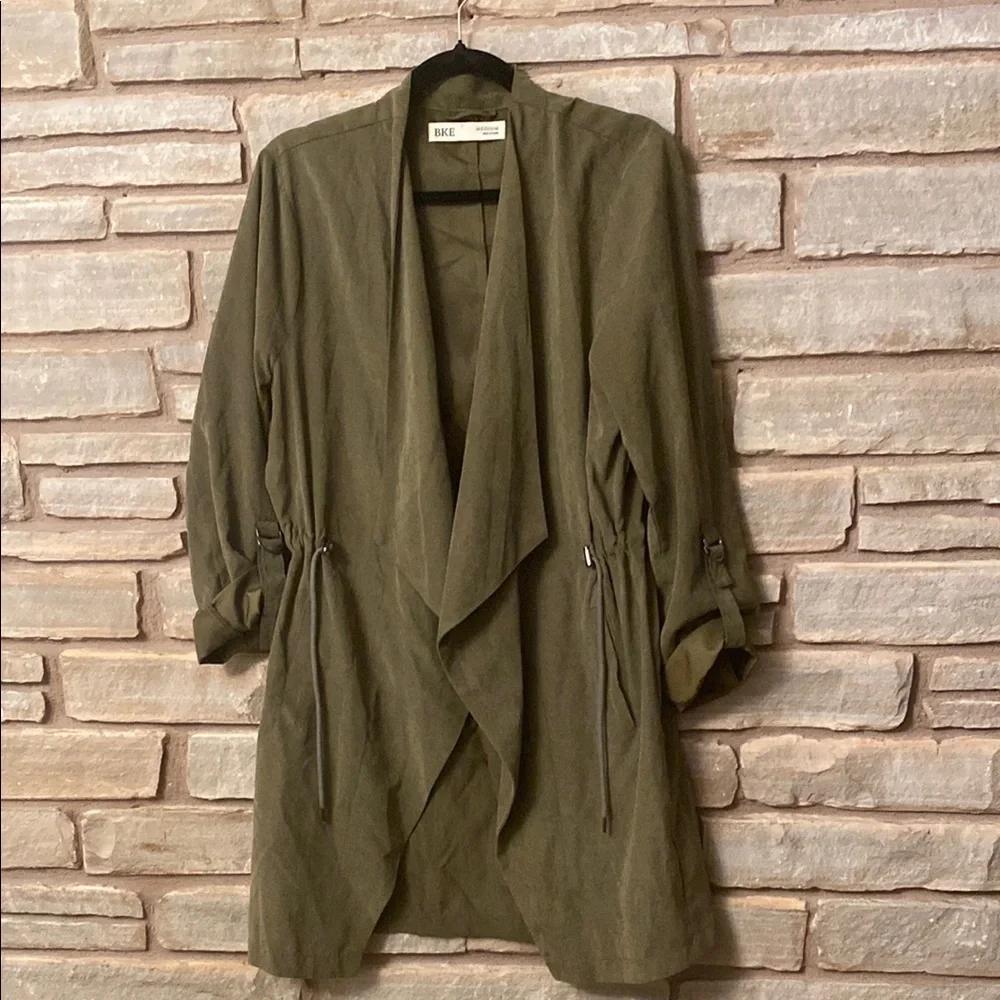 Buckle BKE Jacket Women’s Roll Tab Sleeve Tie Cinch Closure Olive Size M